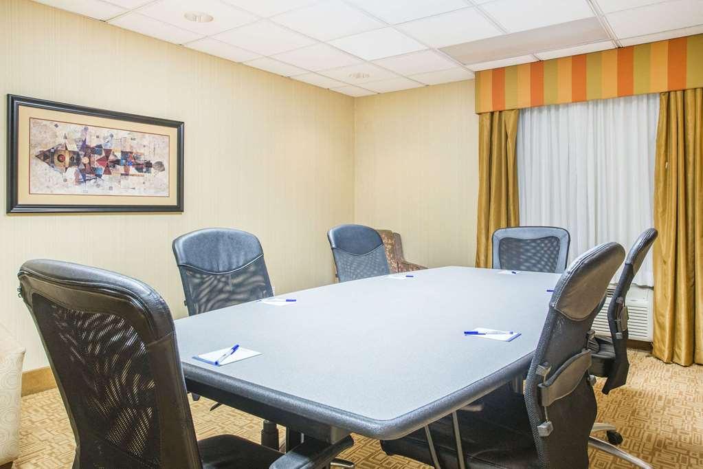 Baymont By Wyndham Savannah South 3*
