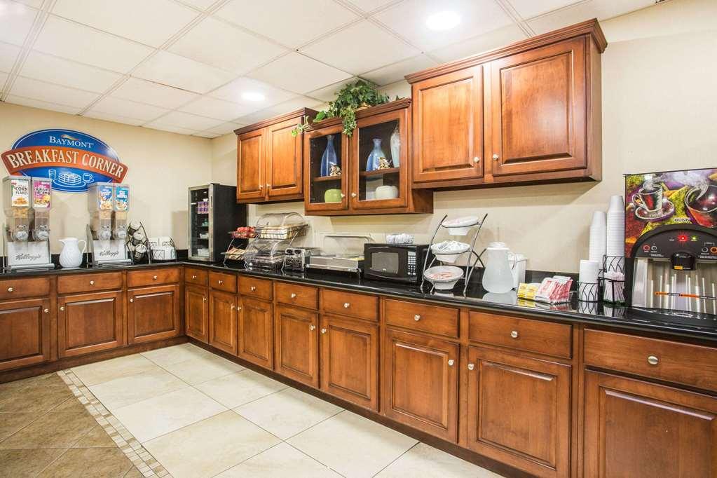 Baymont By Wyndham Savannah South Hotel 3*