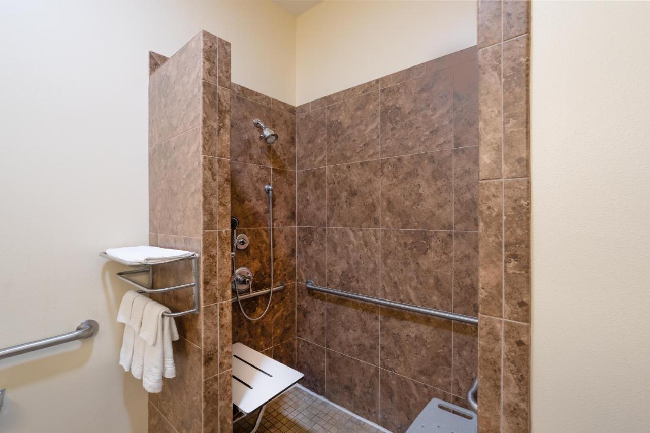 Baymont By Wyndham Savannah South Hotel 3*