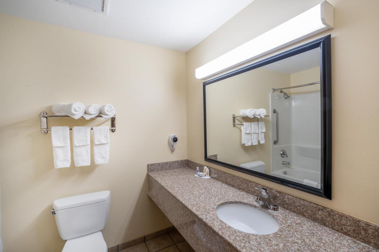Baymont By Wyndham Savannah South 3*