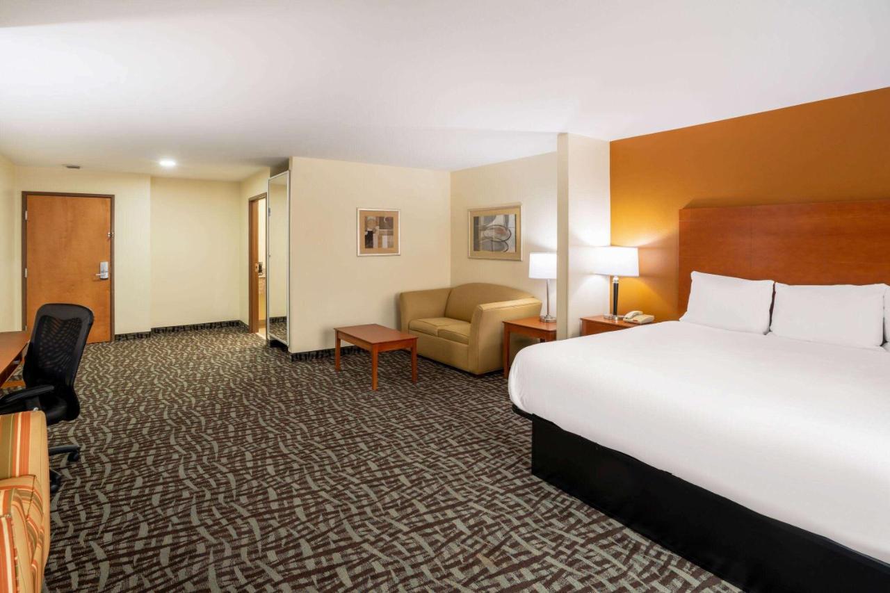 Baymont By Wyndham Savannah South 3*