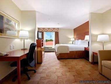 Baymont By Wyndham Savannah South 3*