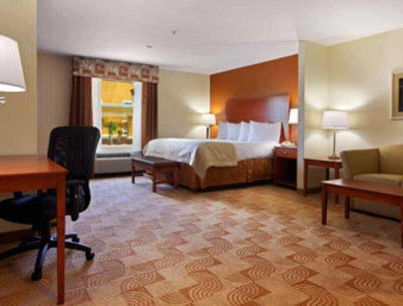 Baymont By Wyndham Savannah South Hotel 3*